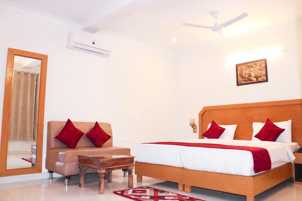 Priyanka Resort Khajurāho エクステリア 写真